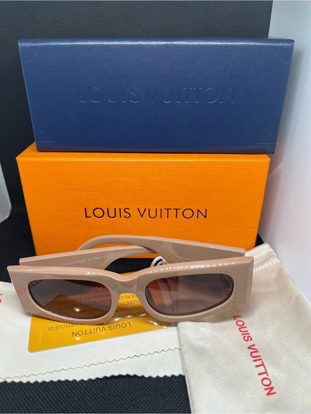 Louis Vuitton Women's Brown Rectangle Sunglasses